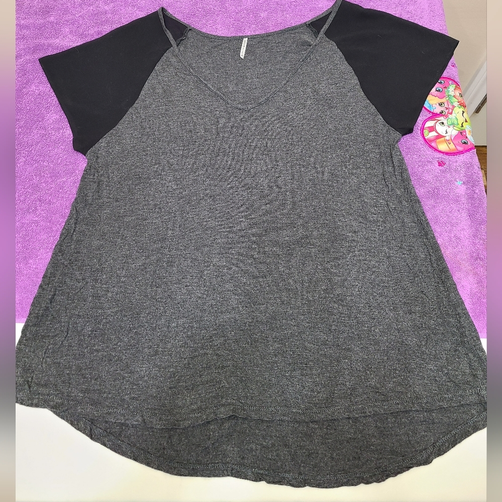 NWOT Tresics Brand Tshirt XL